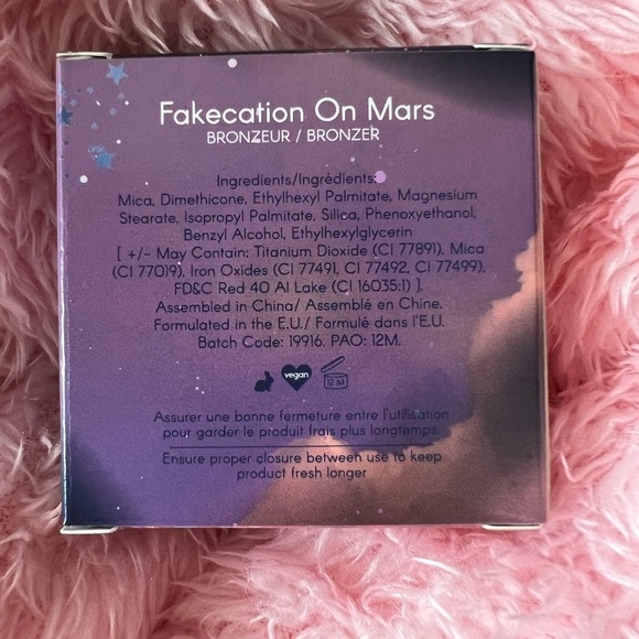 Space Case Cosmetics Bronzer in Fakecation - Picture 2 of 7
